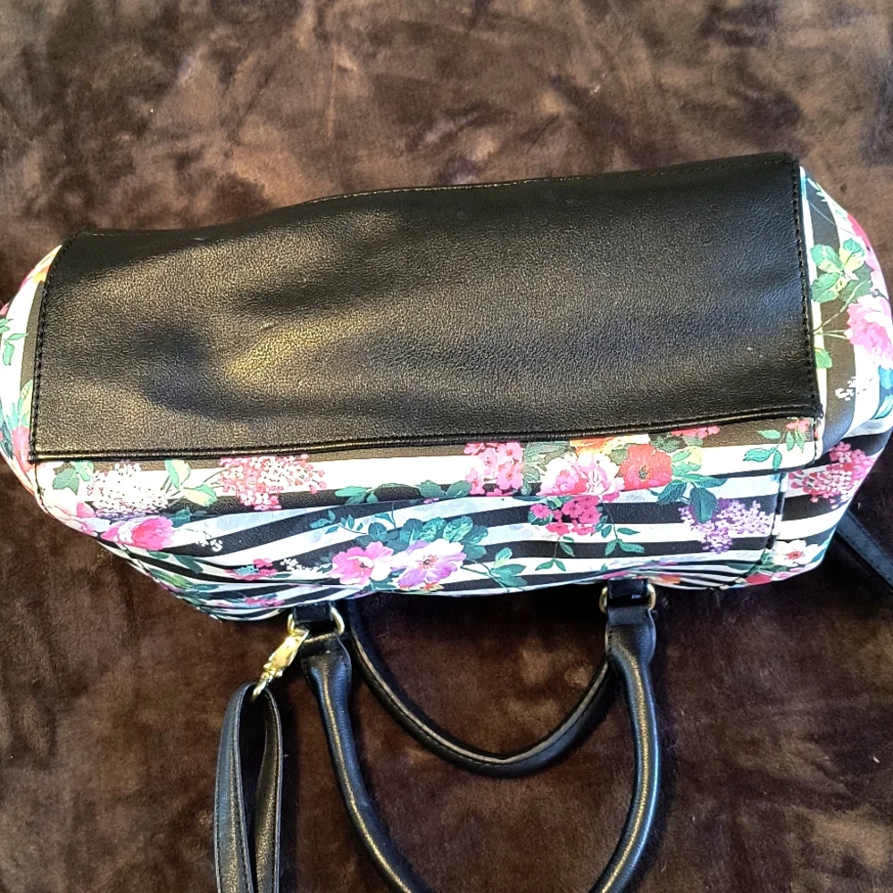 Nicole Miller Floral Pattern Satchell - Picture 3 of 7